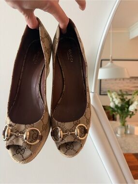 Gucci Beige Monogram Peep-Toe Heels espadrille with Horsebit